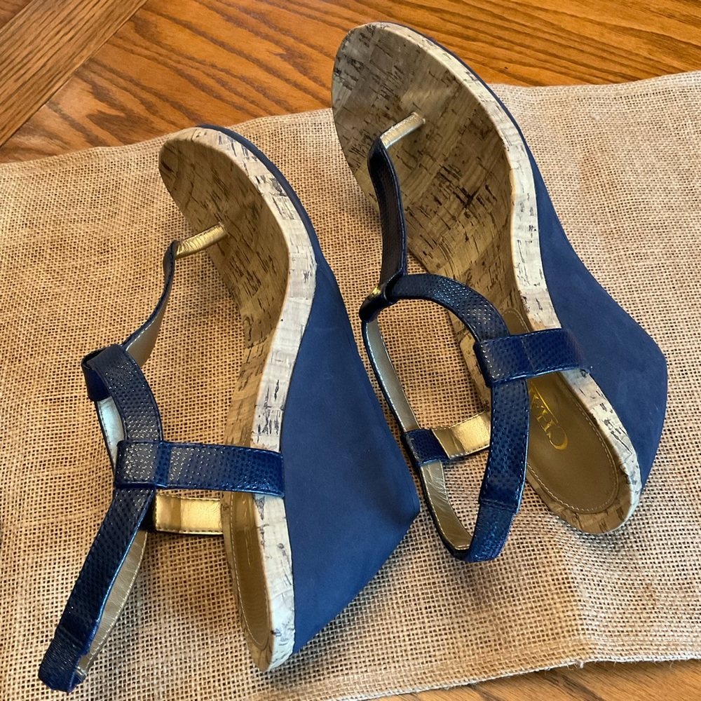 EUC Chaps “Raevyn” Wedge Sandals, Sz 10B